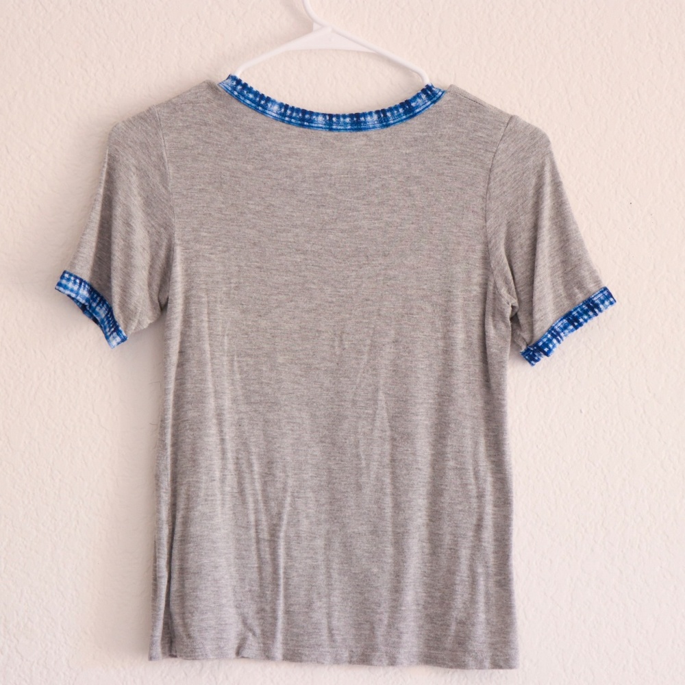 Simple Tee - Picture 3 of 3